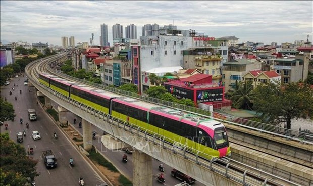 Hanoi begins study on urban railway route No.6