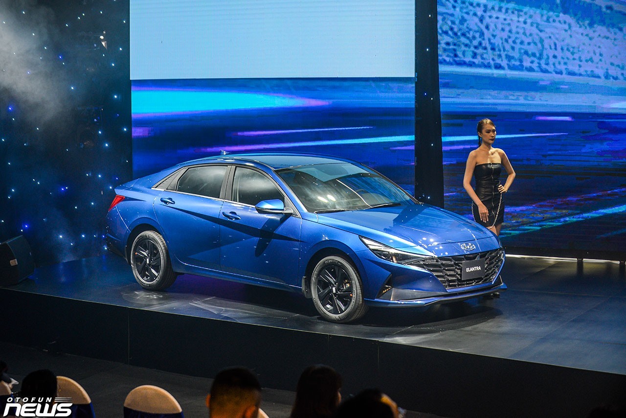 Hyundai Elantra 2023 ra mắt với 4 phiên bản, giá từ 599 triệu đồng