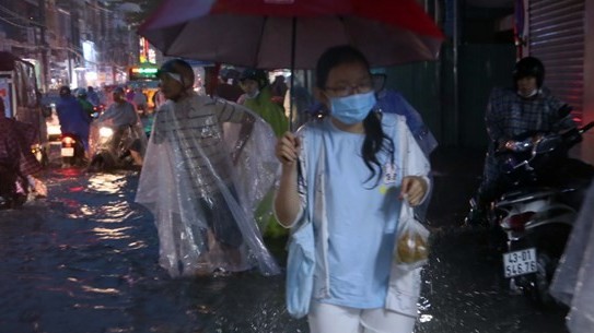 TP Đà Nẵng cho học sinh nghỉ học vì ảnh hưởng mưa bão