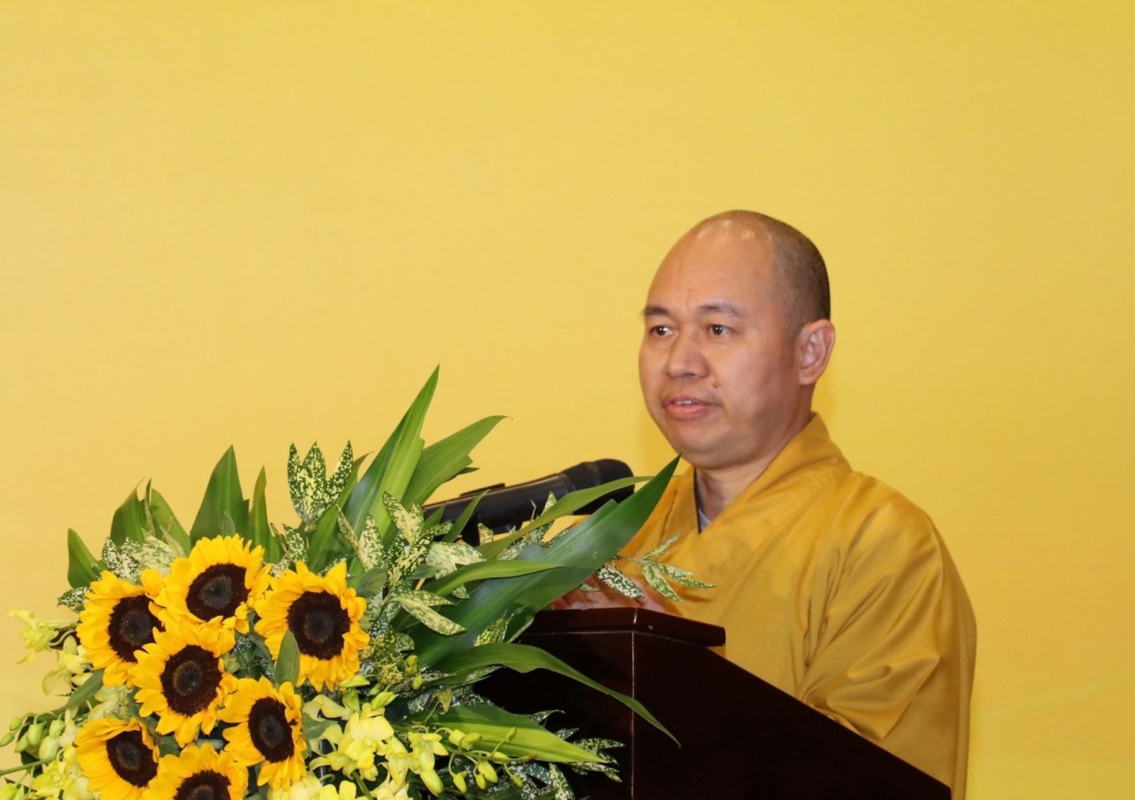 Thượng toạ Thích Đức Thiện, Phó Chủ tịch, Tổng Thư ký Hội đồng Trị sự Giáo hội Phật giáo Việt Nam phát biểu tại buổi chia sẻ thông tin về hòa bình. (Nguồn: TTXVN)