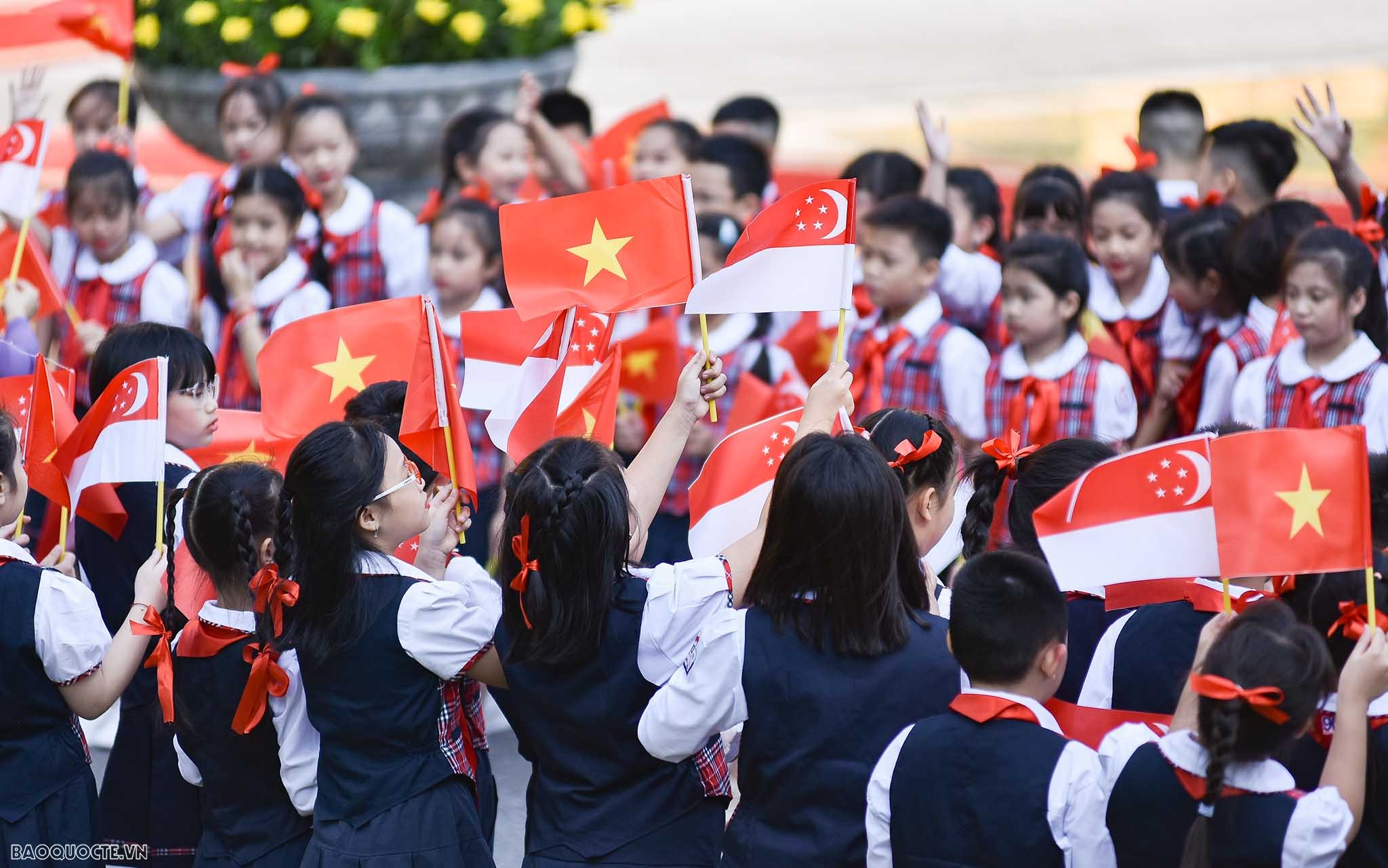 Official welcome ceremony held for Singaporean President Halimah Yacob