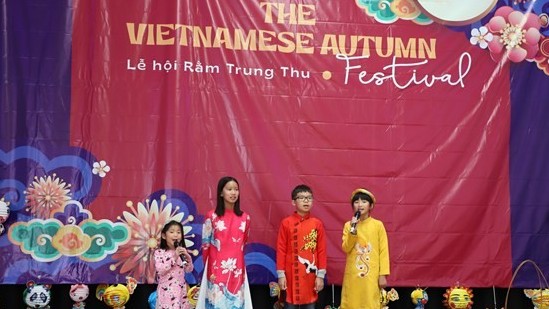 Lễ hội mùa Thu của cộng đồng người Việt tại Anh