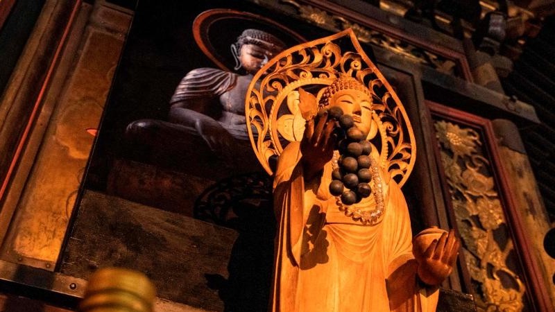 Nhật Bản: Câu chuyện về ngôi chùa cổ nghìn năm tuổi giữa vườn nho