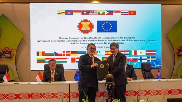 ASEAN và EU ký Hiệp định liên khối đầu tiên trên thế giới trong lĩnh vực vận tải hàng không