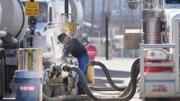 Giá xăng dầu hôm nay 27/11: Một tuần giảm mạnh; doanh nghiệp bị xử phạt 40 triệu đồng vì tự ý tăng giá xăng dầu