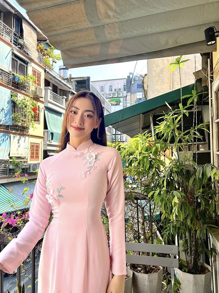 Sao Việt: Hoa hậu Mai Phương Thúy khoe đường cong quyến rũ