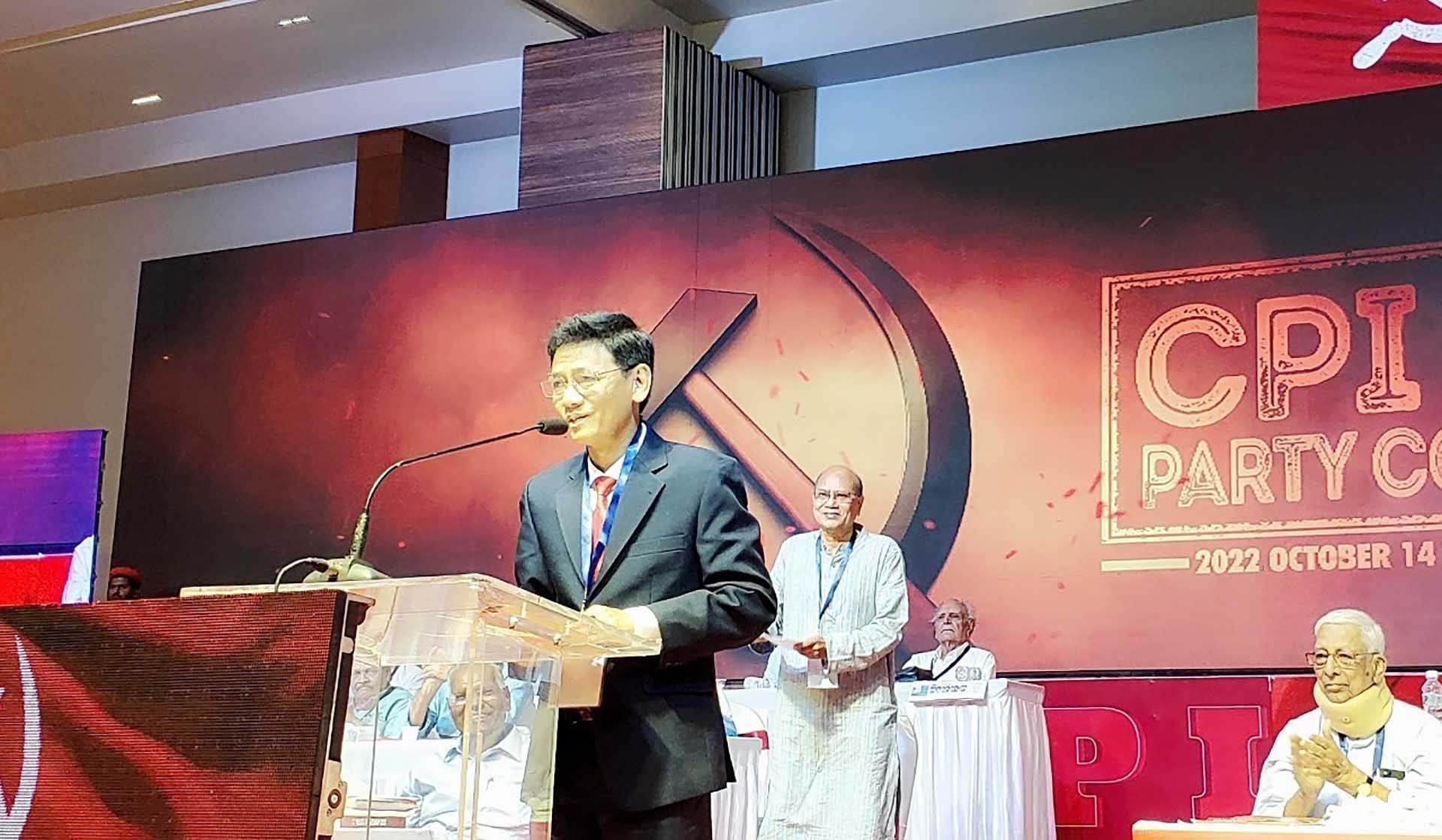 Ủy viên Trung ương Đảng, Bí thư Tỉnh ủy Sóc Trăng Lâm Văn Mẫn phát biểu tại Đại hội lần thứ 24 Đảng Cộng sản Ấn Độ. (Nguồn: TTXVN)
