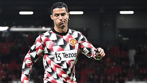 Tin nhanh bóng đá sáng 22/10: Ronaldo làm dậy sóng mạng xã hội; PSG bất bại; Man United quyết đấu Chelsea