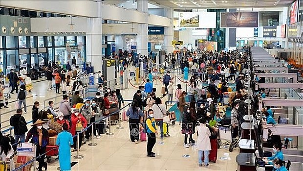 Number of passengers through Vietnamese airports decrease in October