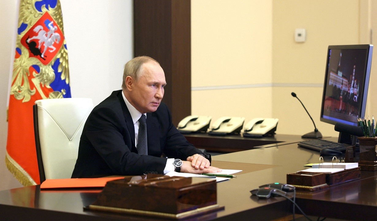 Tổng thống Nga Vladimir Putin chủ trì cuộc họp Hội đồng An ninh ngày 19/10. Tại đây, ông Putin tuyên bố sẽ áp đặt thiết quân luật tại 4 khu vực Ukraine mà tháng trước Moscow sáp nhập. Tổng thống Nga cũng chỉ thị chính phủ thành lập một hội đồng điều phối 