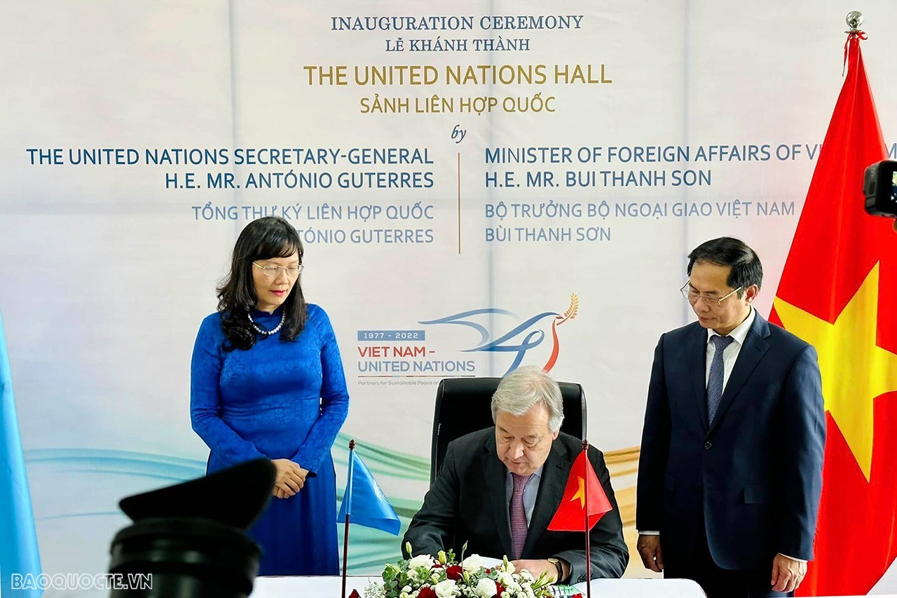 UN Secretary-General held dialogue with Vietnamese youth at DAV