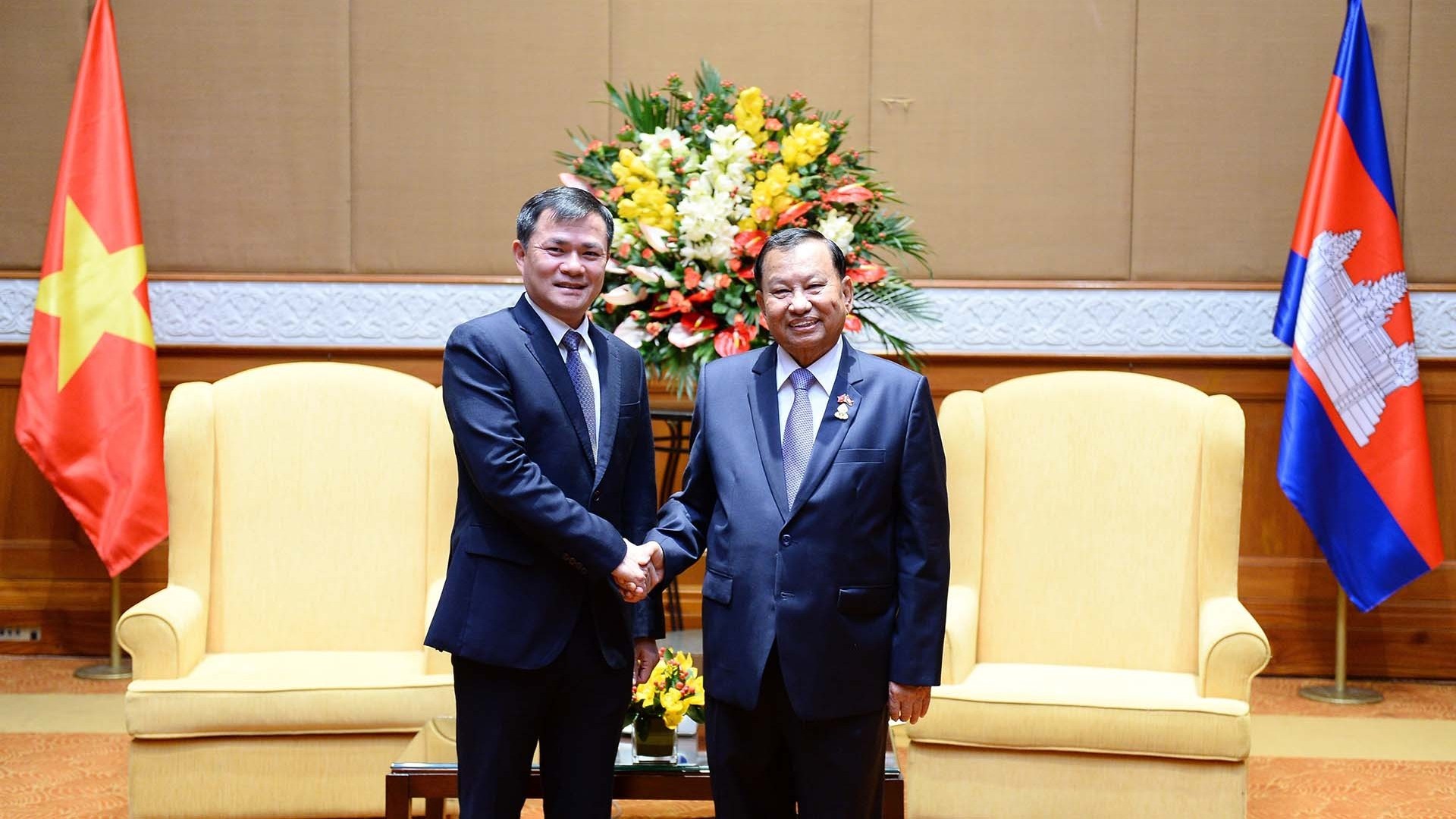 Chủ tịch Thượng viện Vương quốc Campuchia tiếp Chủ tịch kiêm Tổng giám đốc Tập đoàn Viettel