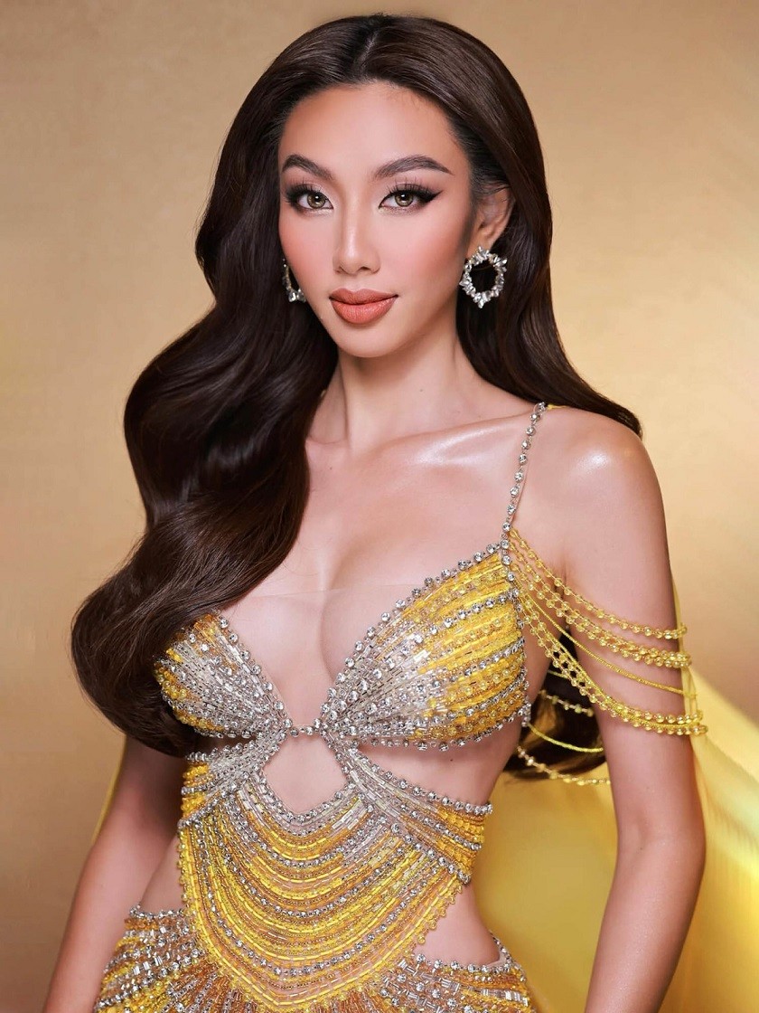 Thời trang những ngày cuối nhiệm kỳ Hoa hậu Hòa bình Quốc tế 2021 của Thùy Tiên