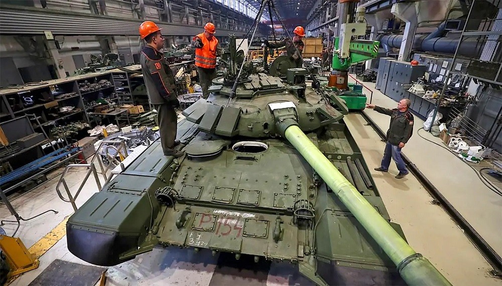 (10.25) Nga đang đẩy mạnh sản xuất vũ khí và thiết bị tác chiến để đáp ứng nhu cầu từ xung đột Nga-Ukraine. (Nguồn: TASS)