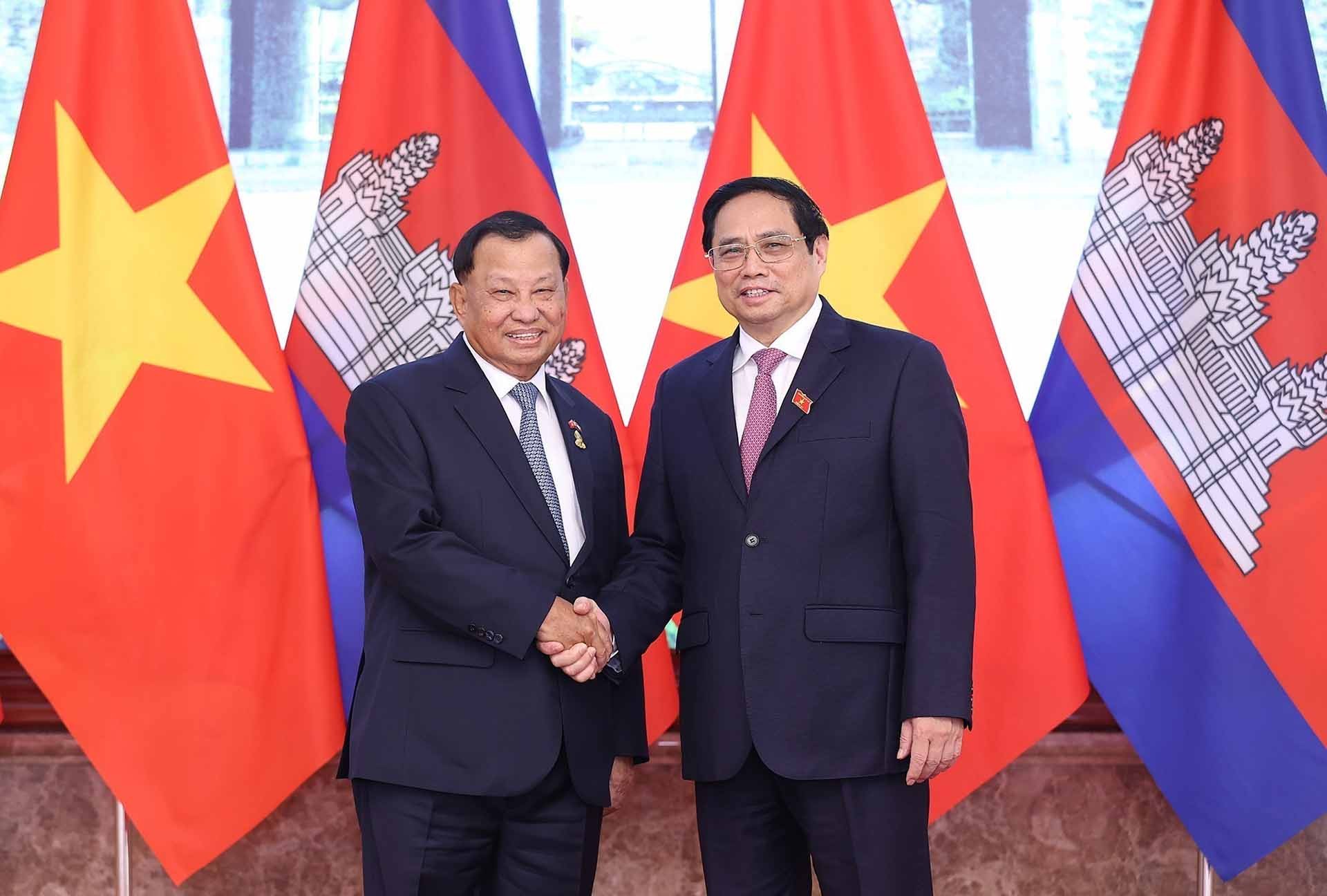 Thủ tướng Phạm Minh Chính hội kiến với Chủ tịch Thượng viện Campuchia Samdech Say Chhum. (Nguồn: TTXVN)