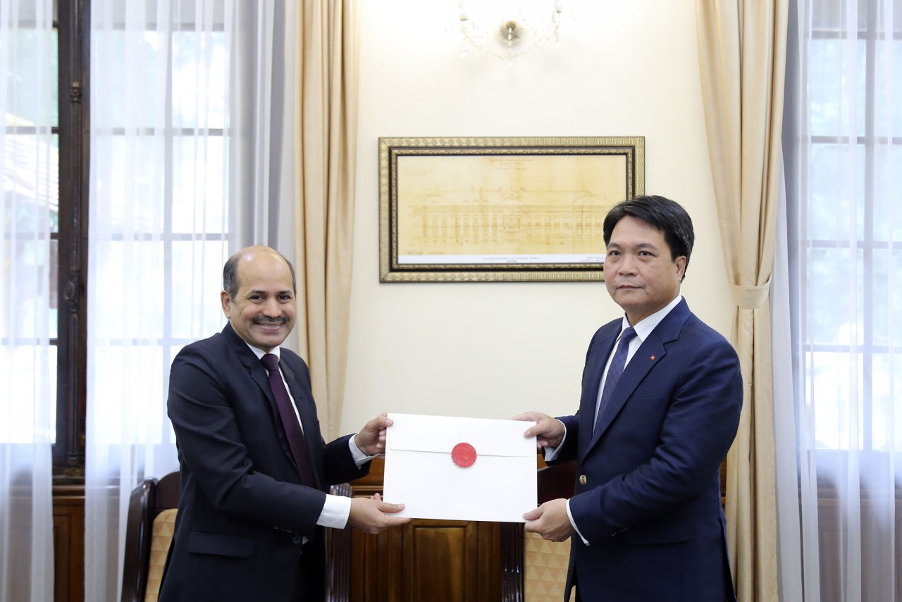 Việt Nam tiếp nhận bản sao Thư ủy nhiệm bổ nhiệm Đại sứ của Tổng thống Ấn Độ