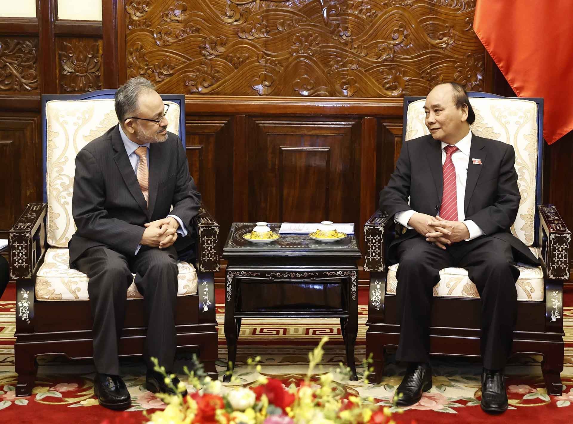 Chủ tịch nước Nguyễn Xuân Phúc tiếp các Đại sứ Ấn Độ, Hàn Quốc và El Salvador trình quốc thư