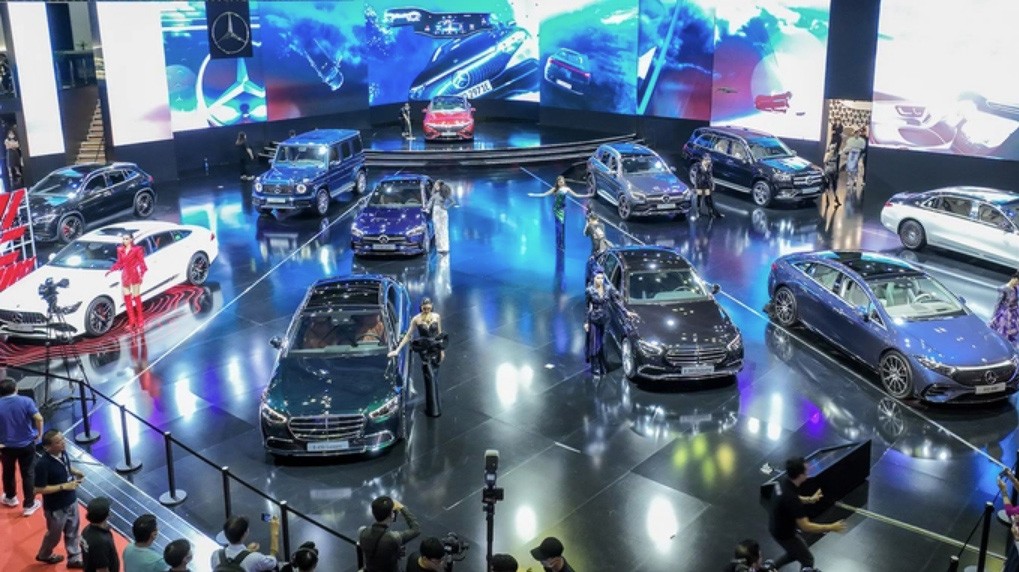 Cận cảnh Mercedes-Benz EQS lộ diện tại VMS 2022, giá từ 4,84 tỷ đồng