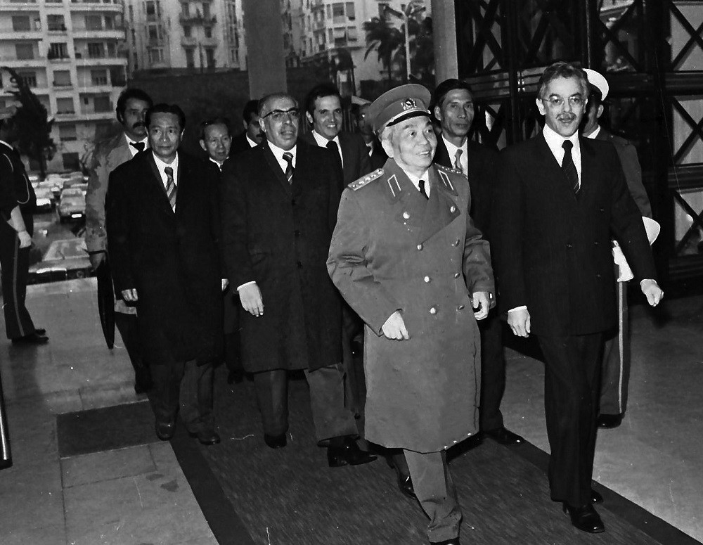 Đại tướng Võ Nguyên Giáp thăm Algeria năm 1980. (Ảnh: Tư liệu)