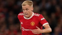 Chuyển nhượng cầu thủ ngày 28/10: Man Utd quan tâm Tyler Adams; Valencia mượn Van de Beek; Văn Quyết gia hạn Ha Nội FC