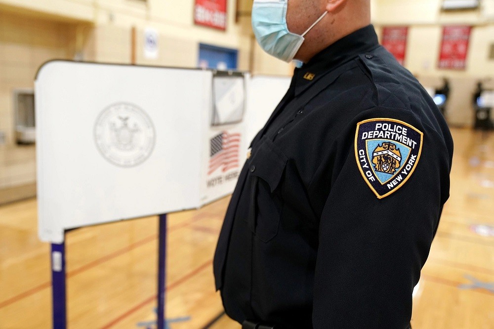 (10.28) Sở Cảnh sát New York cảnh báo về khả năng mất an ninh trước và trong bầu cử giữa kỳ của Quốc hội Mỹ. (Nguồn: Christopher Sadowski/New York Post)