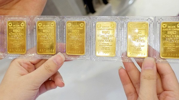 Giá vàng hôm nay 21/7/2023: Giá vàng thẳng tiến lên 2.000 USD, đồng USD xuống đáy, vàng SJC có theo đà thế giới?