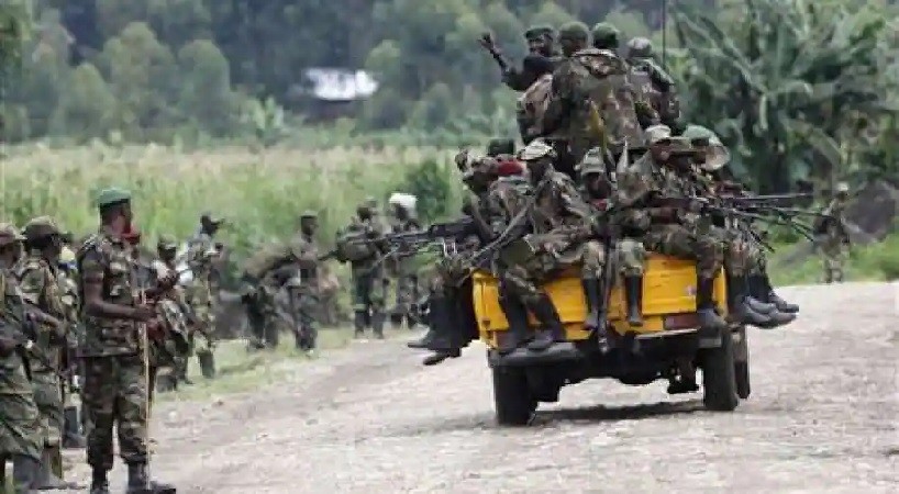 CHDC Congo: Binh sĩ gìn giữ hòa bình LHQ bị thương trong cuộc tấn công của phiến quân. Hình ảnh  Các tay súng phiến quân M23 ngồi trên xe tải. (Nguồn Reuters)