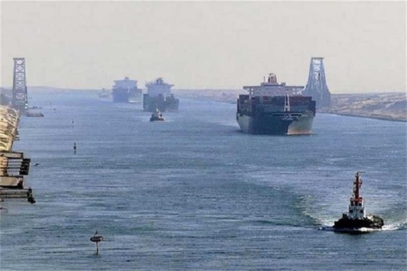 Ai Cập: Ký 4 ý định thư bước đầu hiện đại hóa trở thành trung tâm tiếp nhiên liệu LNG cho tàu thuyền. các tàu thuyền đi qua kênh đào Suez. (Nguồn: english.ahram)