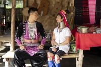 Thái Lan: Danh Chiếu Linh thăm và khám phá văn hóa làng người cổ dài