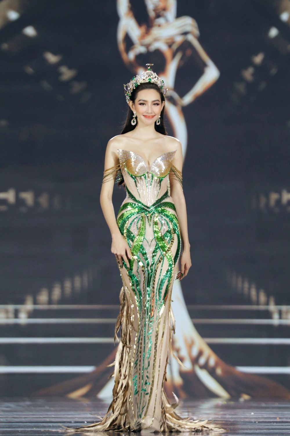 Hoa hậu Thùy Tiên: Ý nghĩa những bộ đầm đẹp nhất trong nhiệm kỳ Miss Grand International 2021