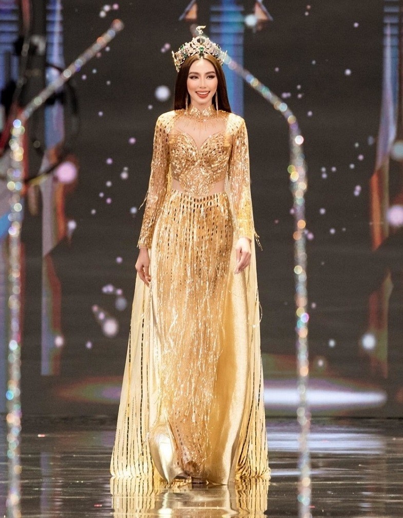Đầm dạ hội của Thiên Ân trong đêm chung kết Miss Grand International lộ  diện, lấy vía chiếc đầm của Thùy Tiên năm ngoái