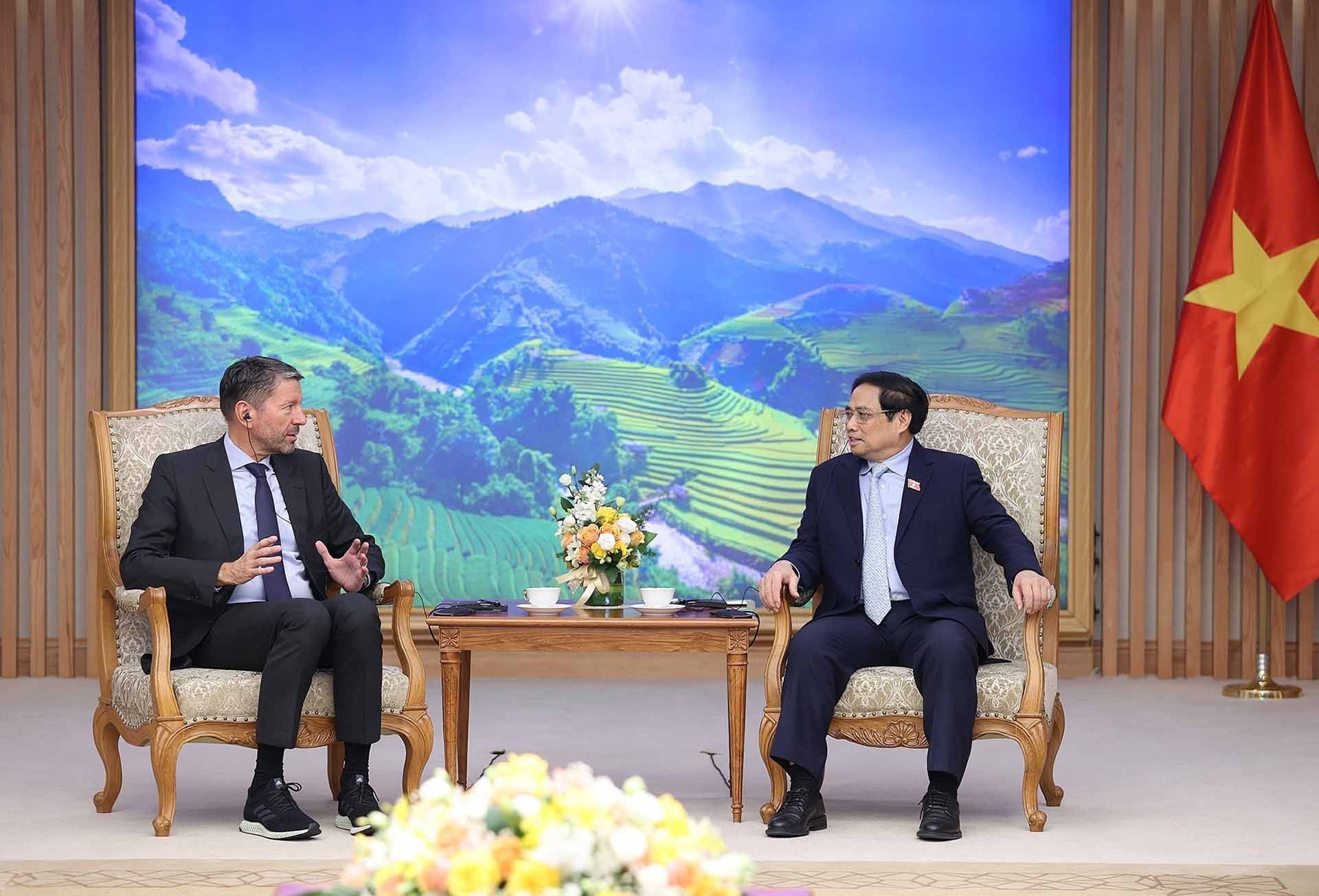 Thủ tướng Phạm Minh Chính tiếp ông Kasper Rorsted, Tổng giám đốc Tập đoàn Adidas. (Nguồn: TTXVN)