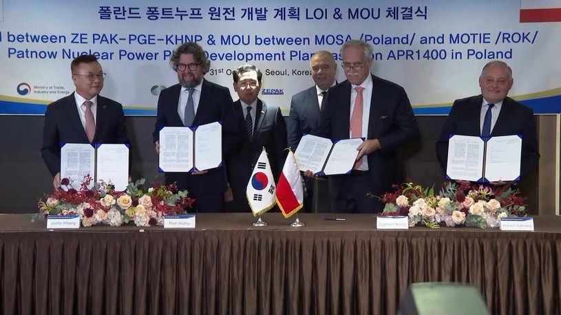 Ngày 31/10, các công ty của Ba Lan và Hàn Quốc đã ký Bản ghi nhớ (MOU) thúc đẩy kế hoạch xây dựng một nhà máy điện hạt nhân ở Ba Lan. (Nguồn: Interia)