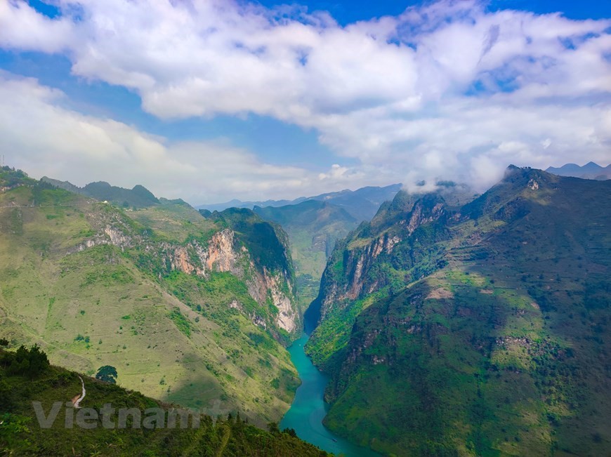 Silk-like Nho Que river in deepest canyon in Southeast Asia