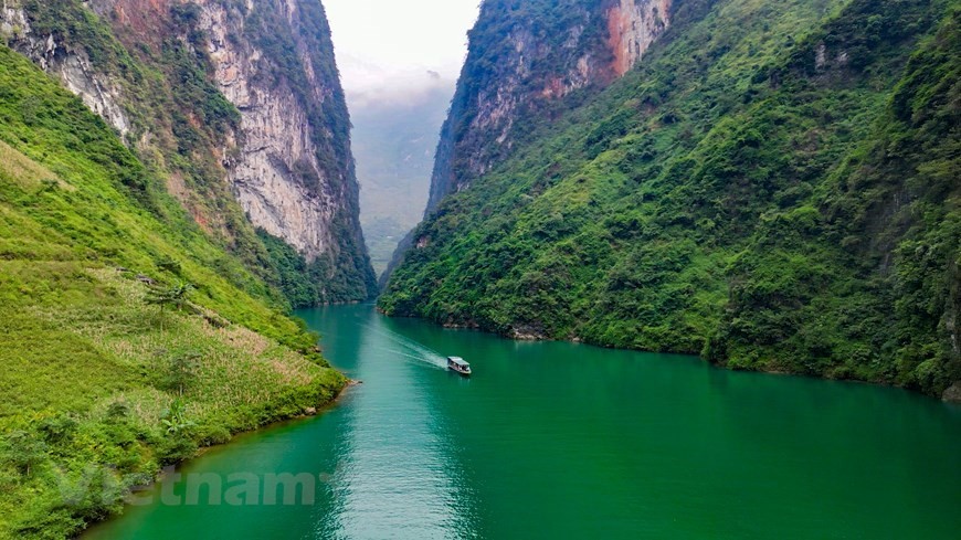 Silk-like river in deepest canyon in Southeast Asia Silk-like Nho Que river in deepest canyon in Southeast Asia
