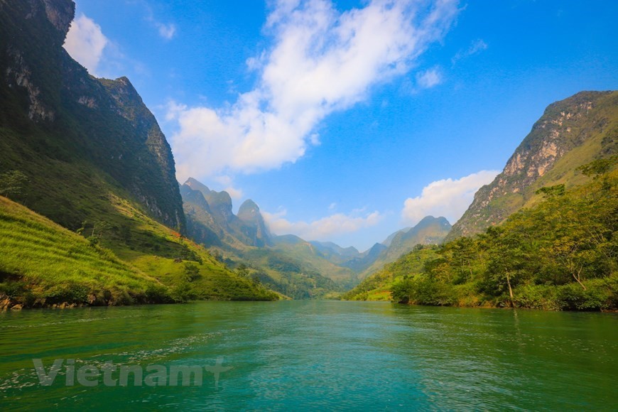 Silk-like Nho Que river in deepest canyon in Southeast Asia