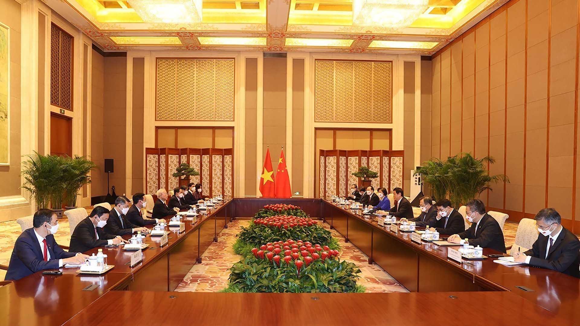 Tổng Bí thư Nguyễn Phú Trọng hội kiến Chủ tịch Quốc hội Trung Quốc Lật Chiến Thư. (Nguồn: TTXVN)