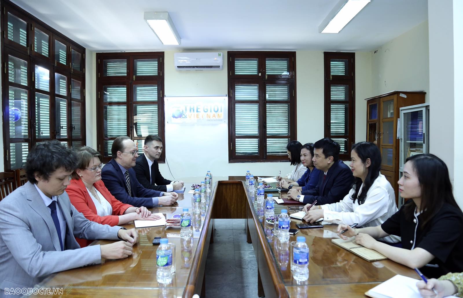 Đại sứ Nga thăm và làm việc với Báo Thế giới & Việt Nam