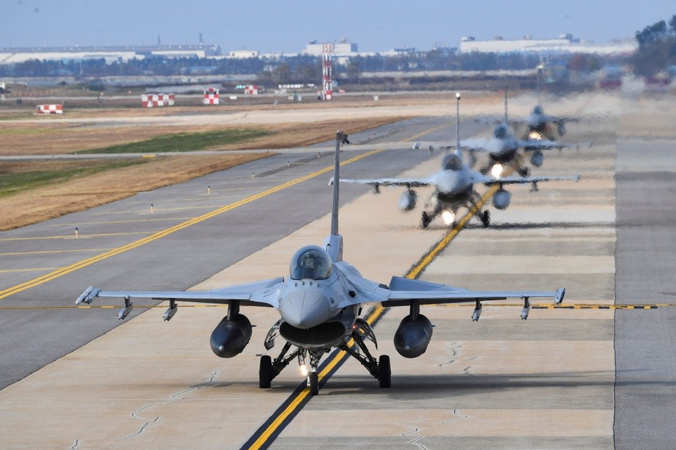 Hàn Quốc phát hiện hơn 180 máy bay chiến đấu Triều Tiên gần biên giới