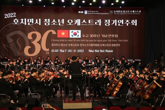 Hòa nhạc kỷ niệm 30 năm thiết lập quan hệ ngoại giao Việt Nam- Hàn Quốc