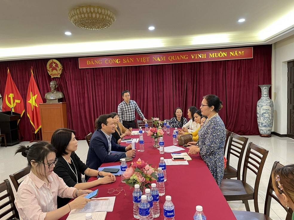 Ủy ban Nhà nước về người Việt Nam ở nước ngoài làm công tác cộng đồng tại Malaysia