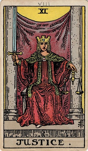 Bói bài tarot hôm nay: Chọn người mình yêu hay người yêu mình?