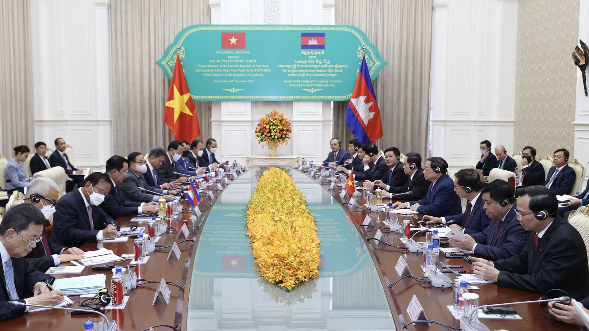 Thủ tướng Phạm Minh Chính hội đàm với Thủ tướng Campuchia Samdech Techo Hun Sen