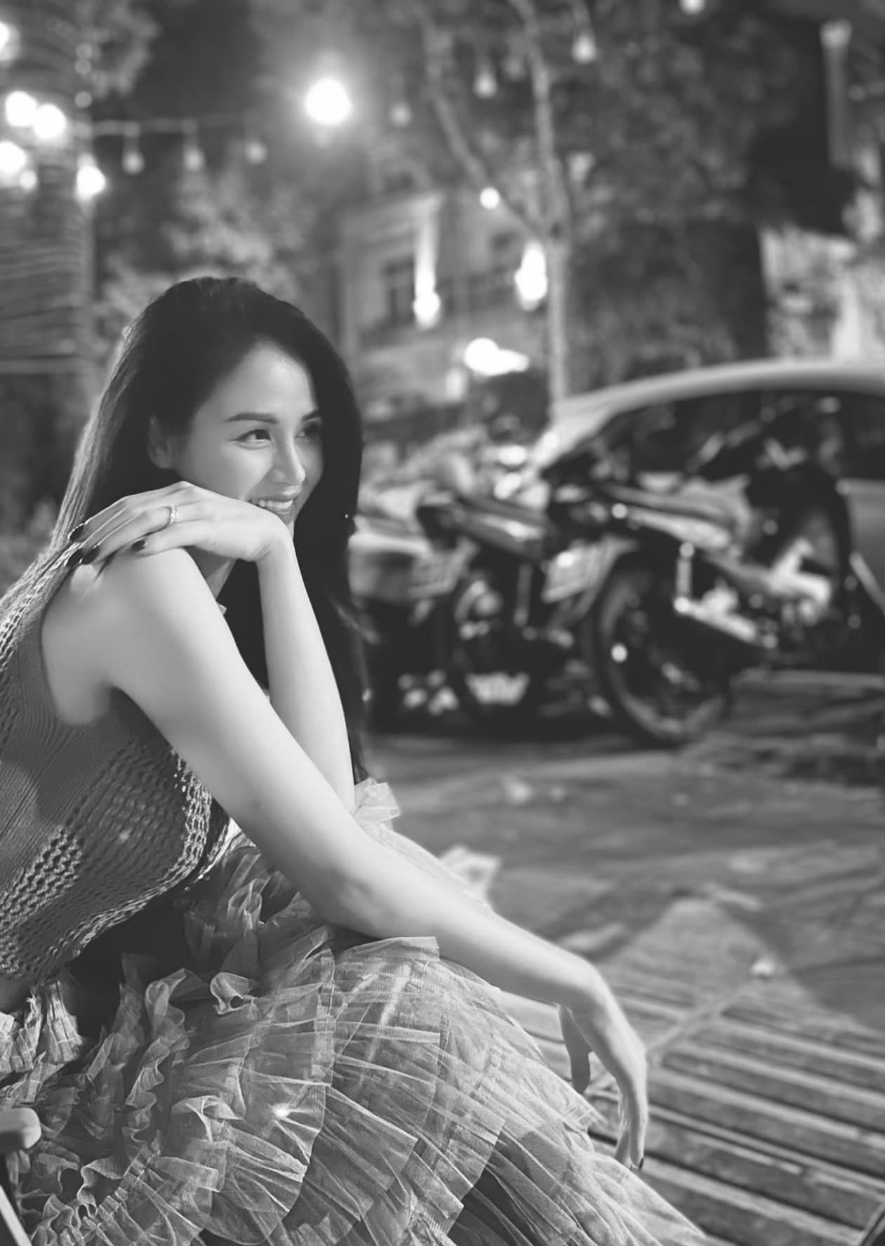 Sao Việt: Jennifer Pham sắc sảo, cuốn hút