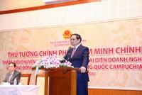 Thủ tướng Phạm Minh Chính gặp gỡ cán bộ nhân viên Đại sứ quán, đại diện doanh nghiệp và cộng đồng người Việt Nam tại Campuchia