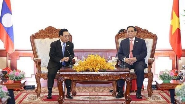 Vietnamese, Lao Prime Ministers held talks in Phnom Penh