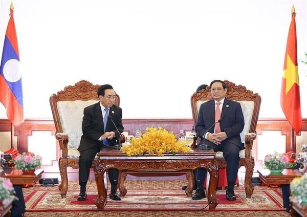 Vietnamese, Lao Prime Ministers held talks in Phnom Penh