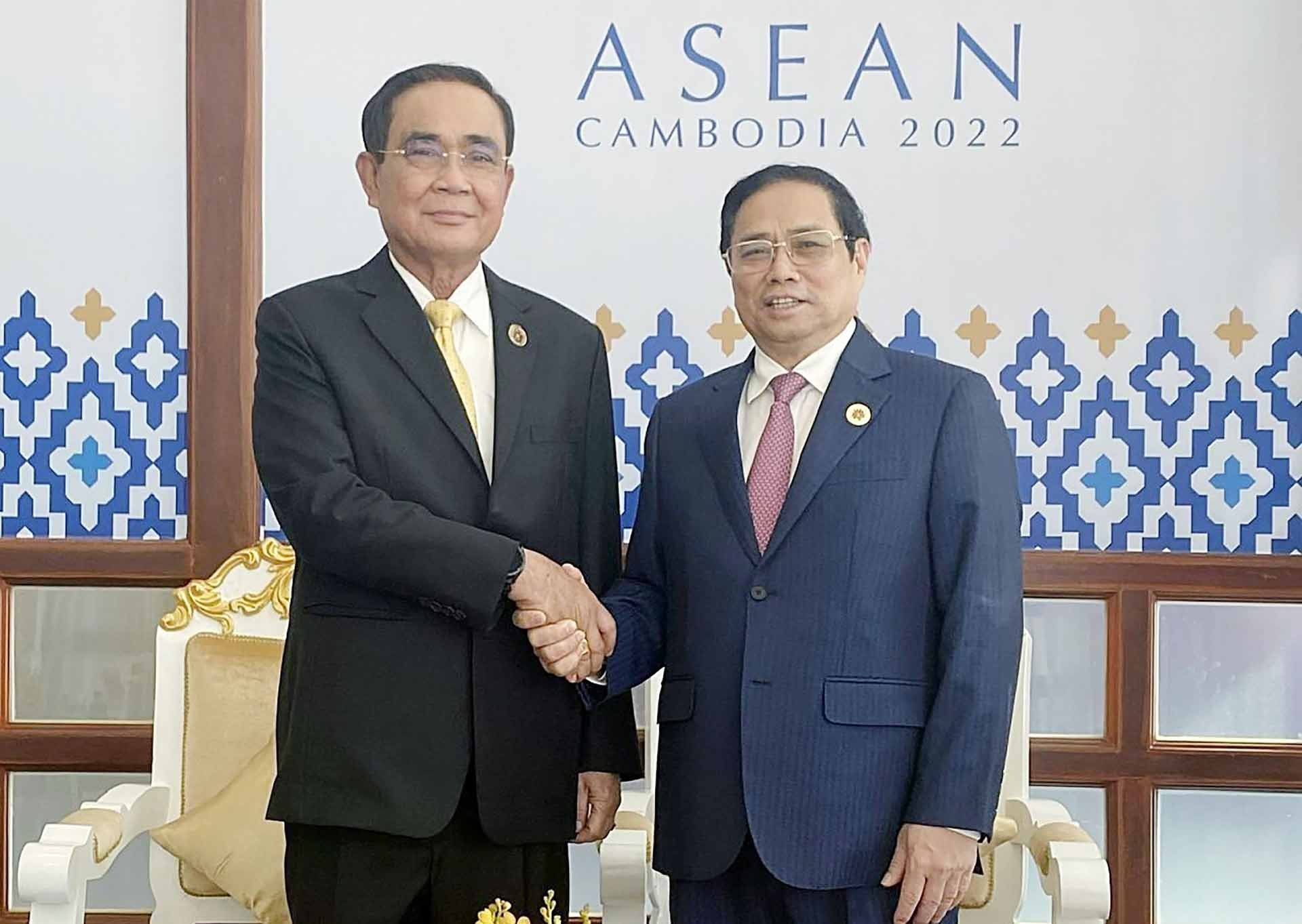 Thủ tướng Chính phủ Phạm Minh Chính gặp Thủ tướng Thái Lan Prayut Chan-o-cha. (Nguồn: TTXVN)