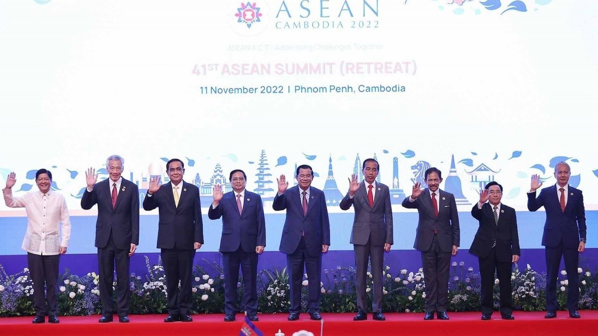 41st ASEAN Summit: PM stresses importance of upholding solidarity, promoting strength of ASEAN