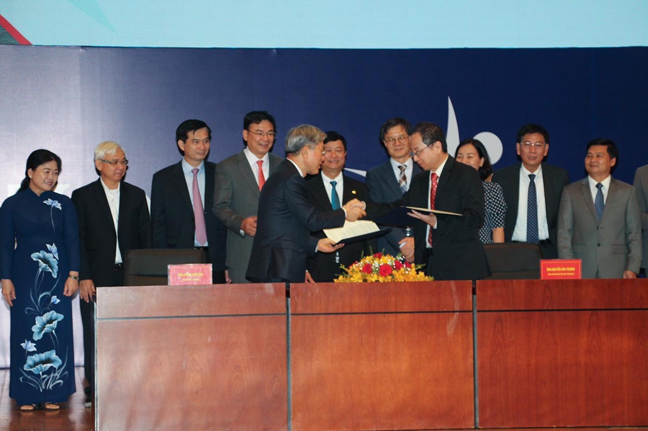 Tại sự kiện cũng đã diễn ra lễ ký kết Biên bản ghi nhớ giữa Bệnh viện Quốc tế Becamex và Bệnh viện Bumin, Hàn Quốc để hợp tác phát triển trong các lĩnh vực y tế và chăm sóc sức khỏe cộng đồng.